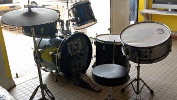 image ADULT DRUMS KITS